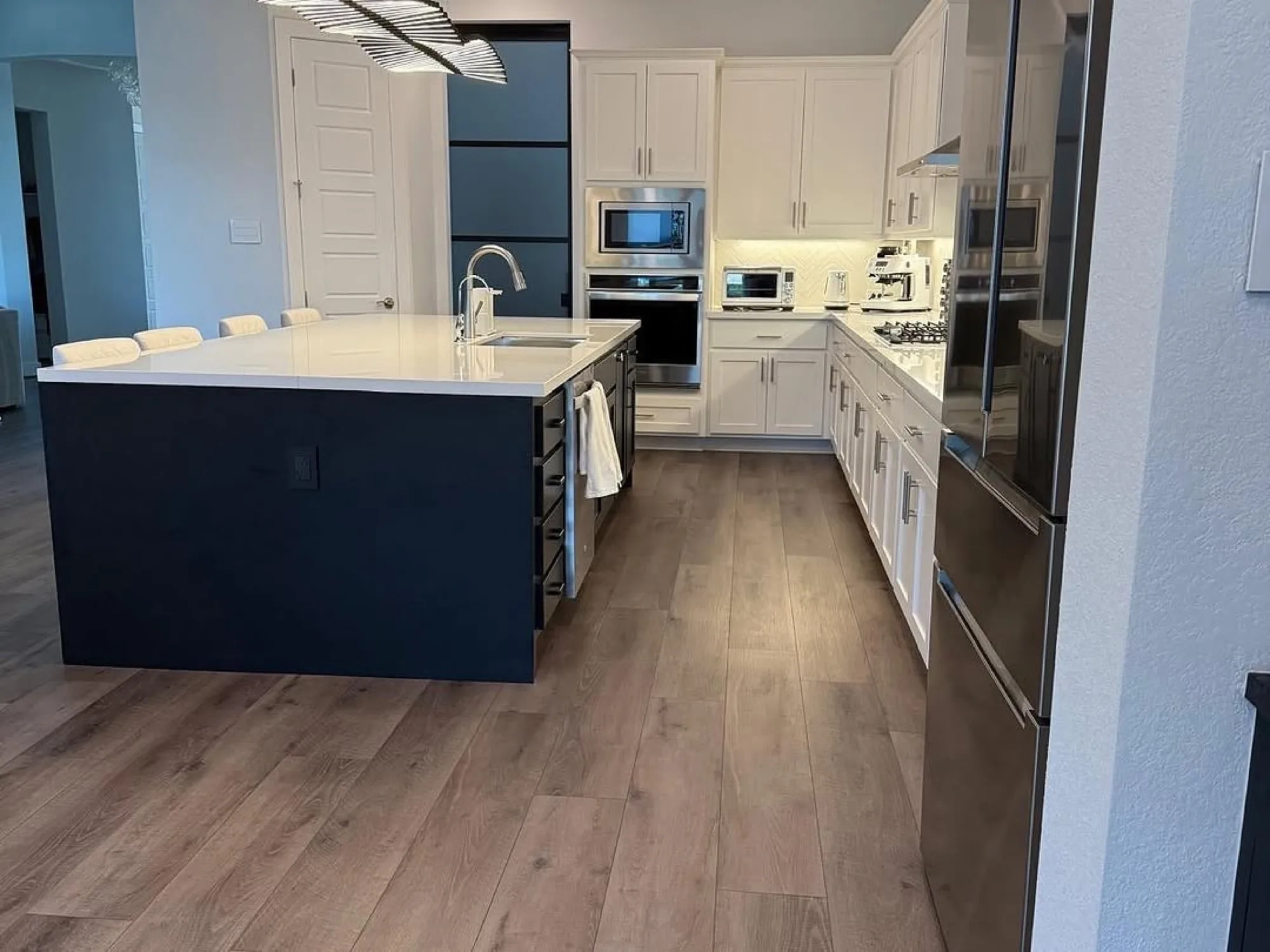 Built-in bar (3)