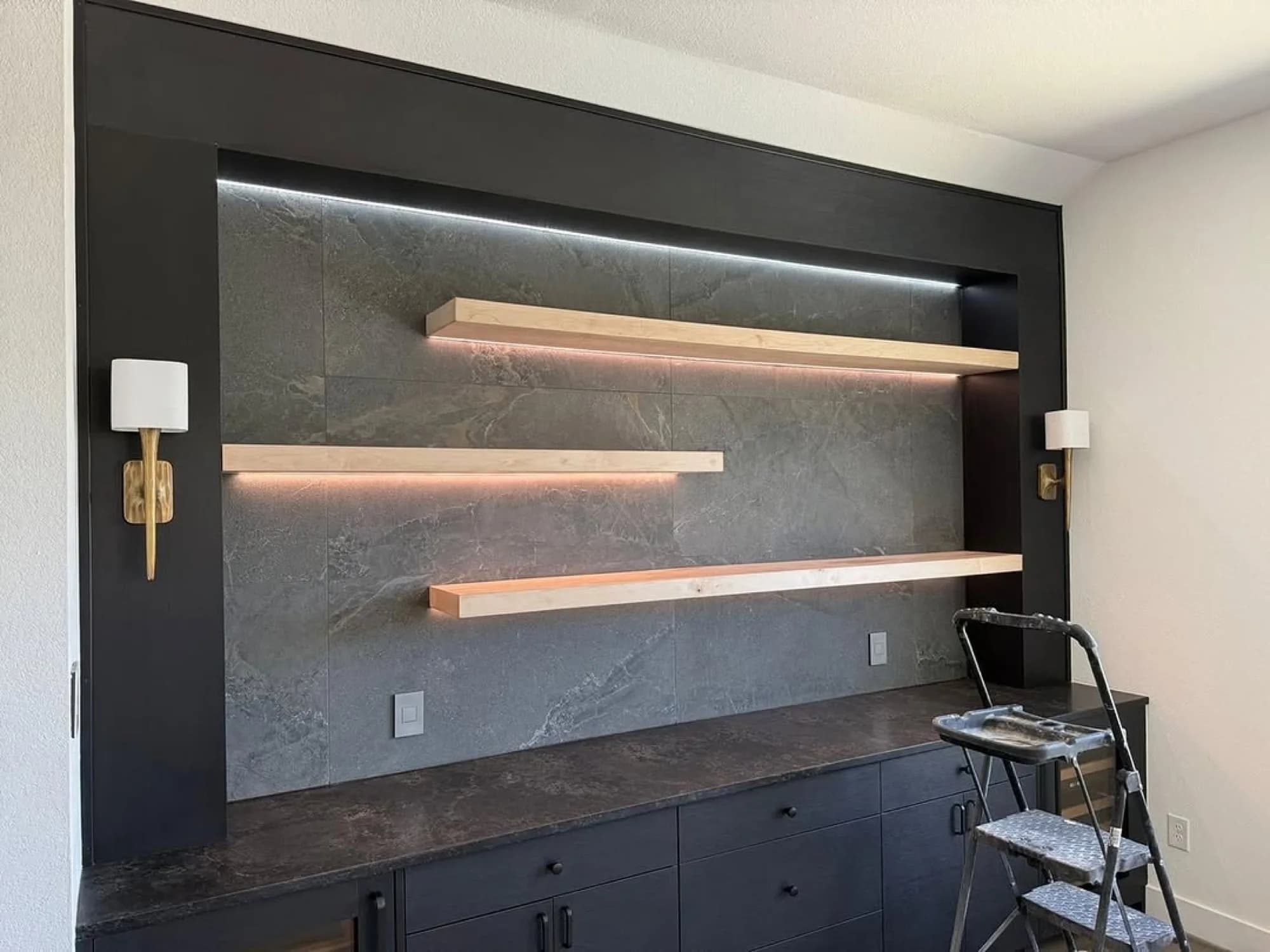Built-in bar (5)