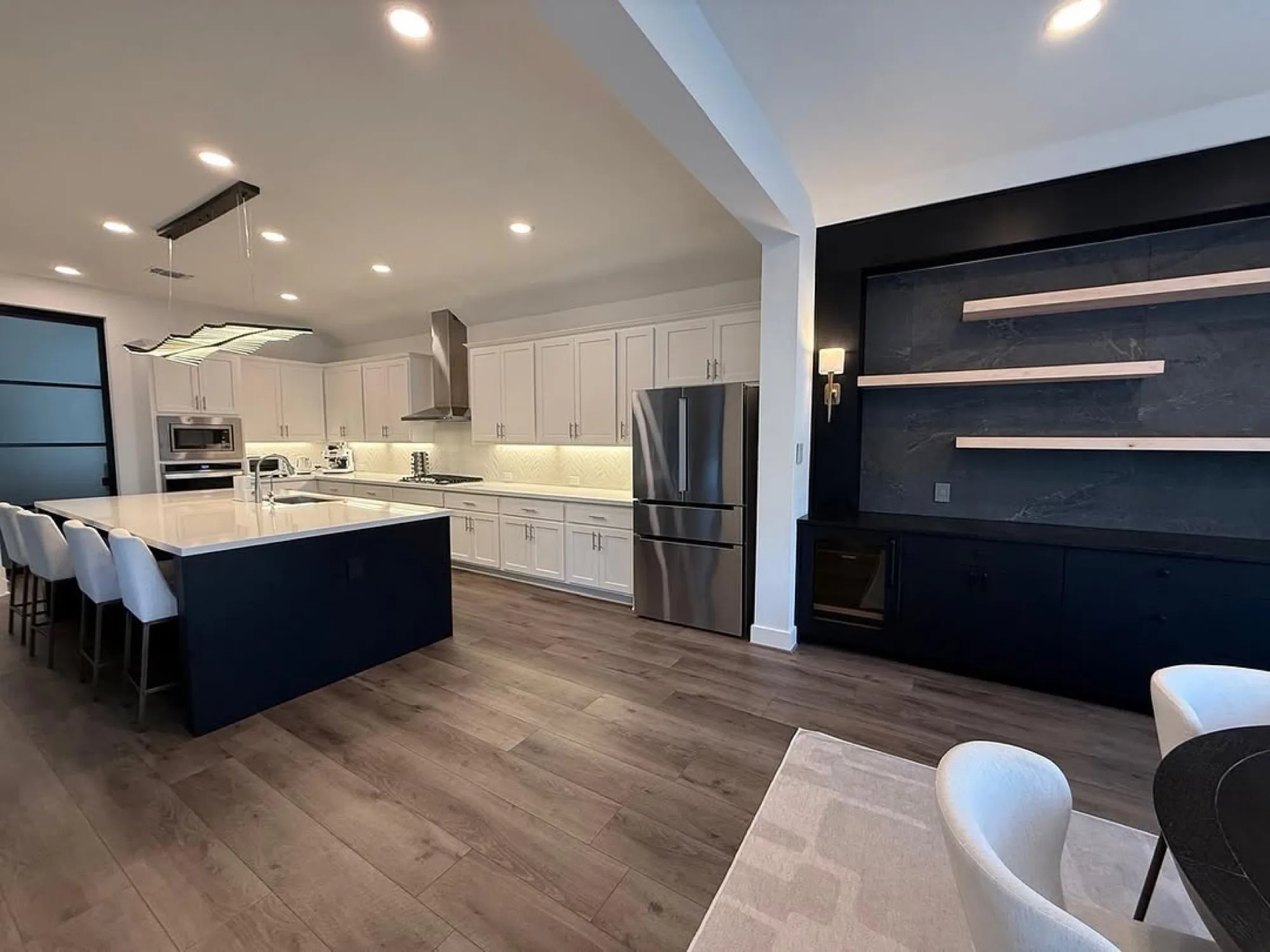 Built-in bar (6)