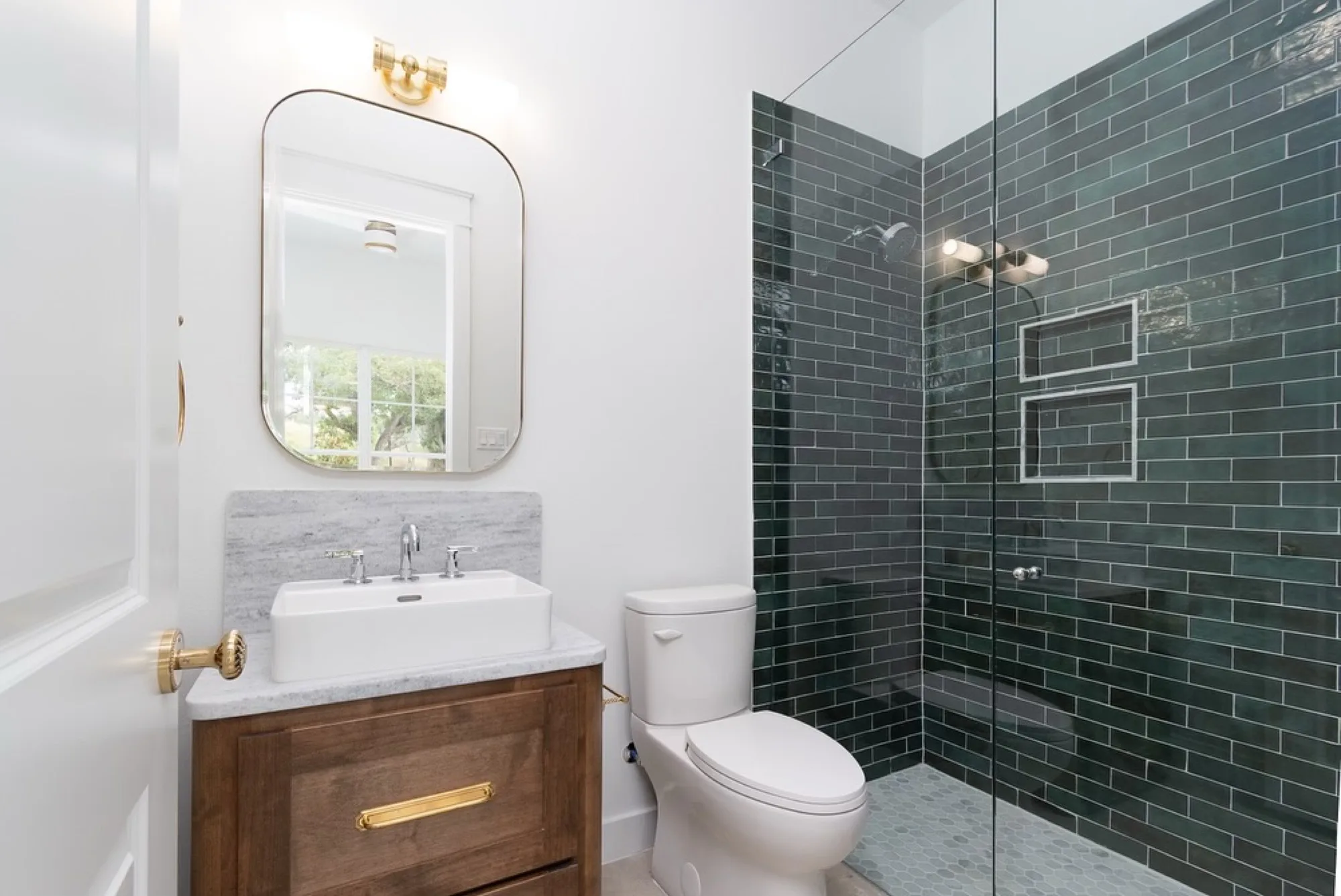 Teal bath suite (1)