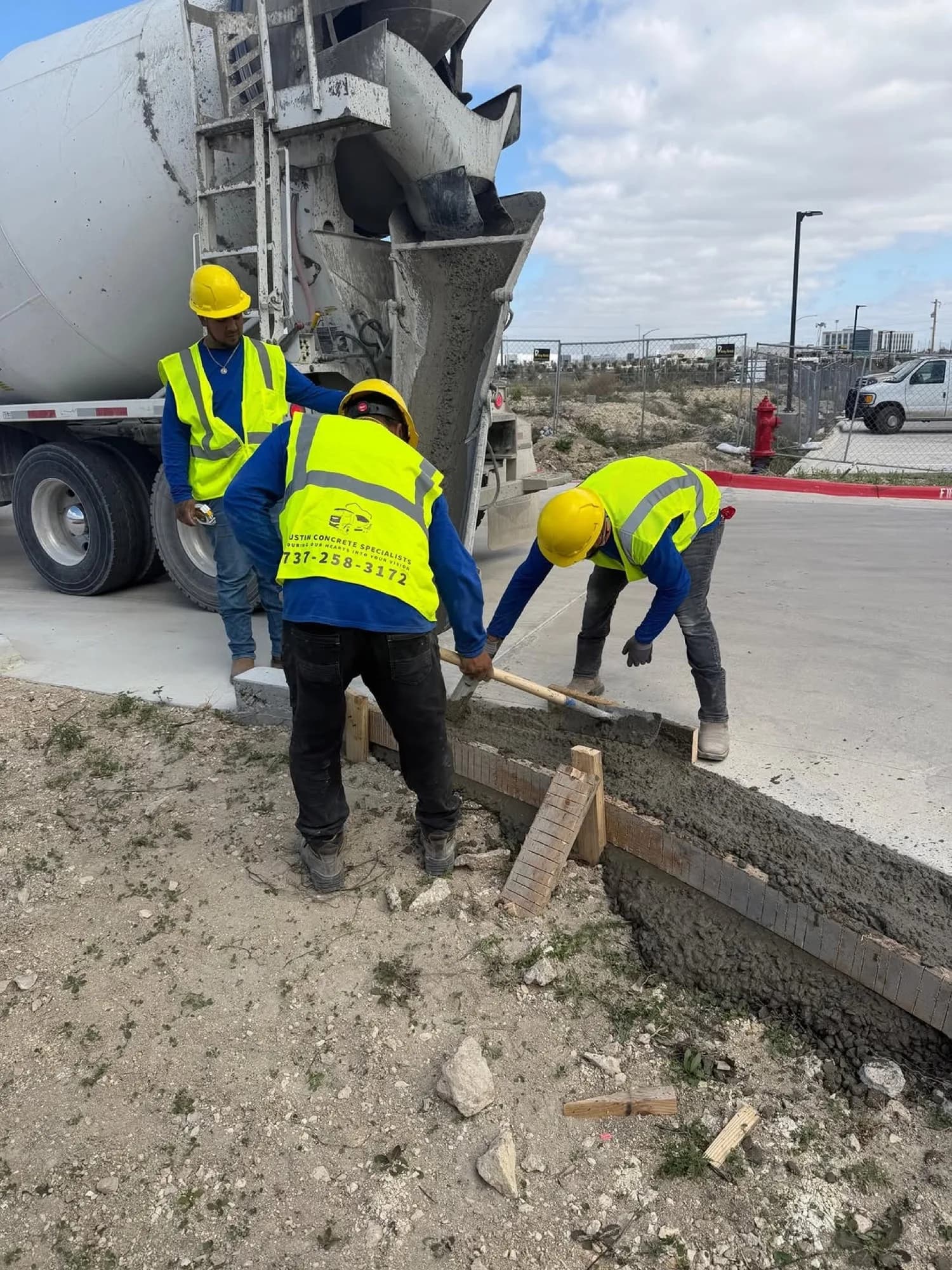 Curb pour (1)