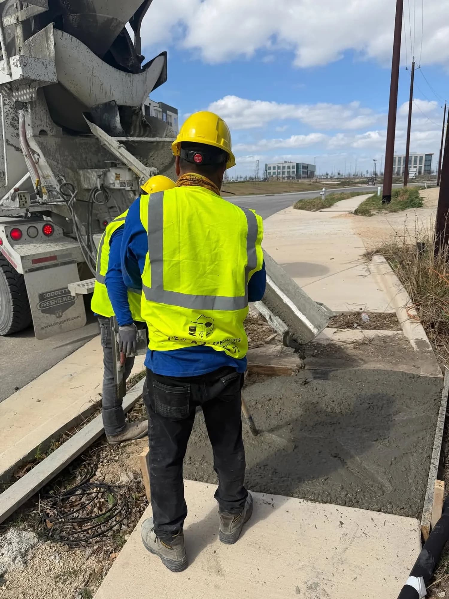 Curb pour (2)