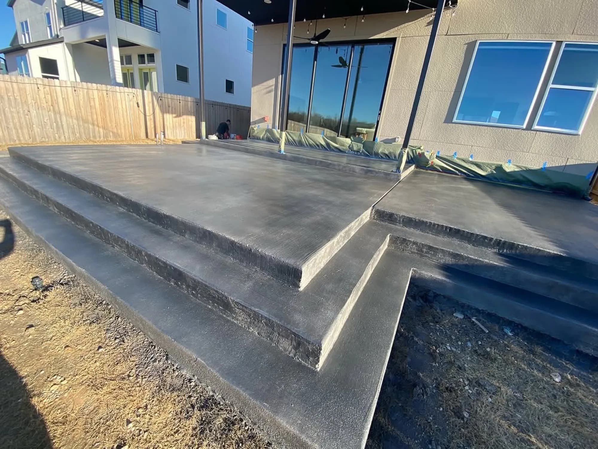 Patio pour (2)