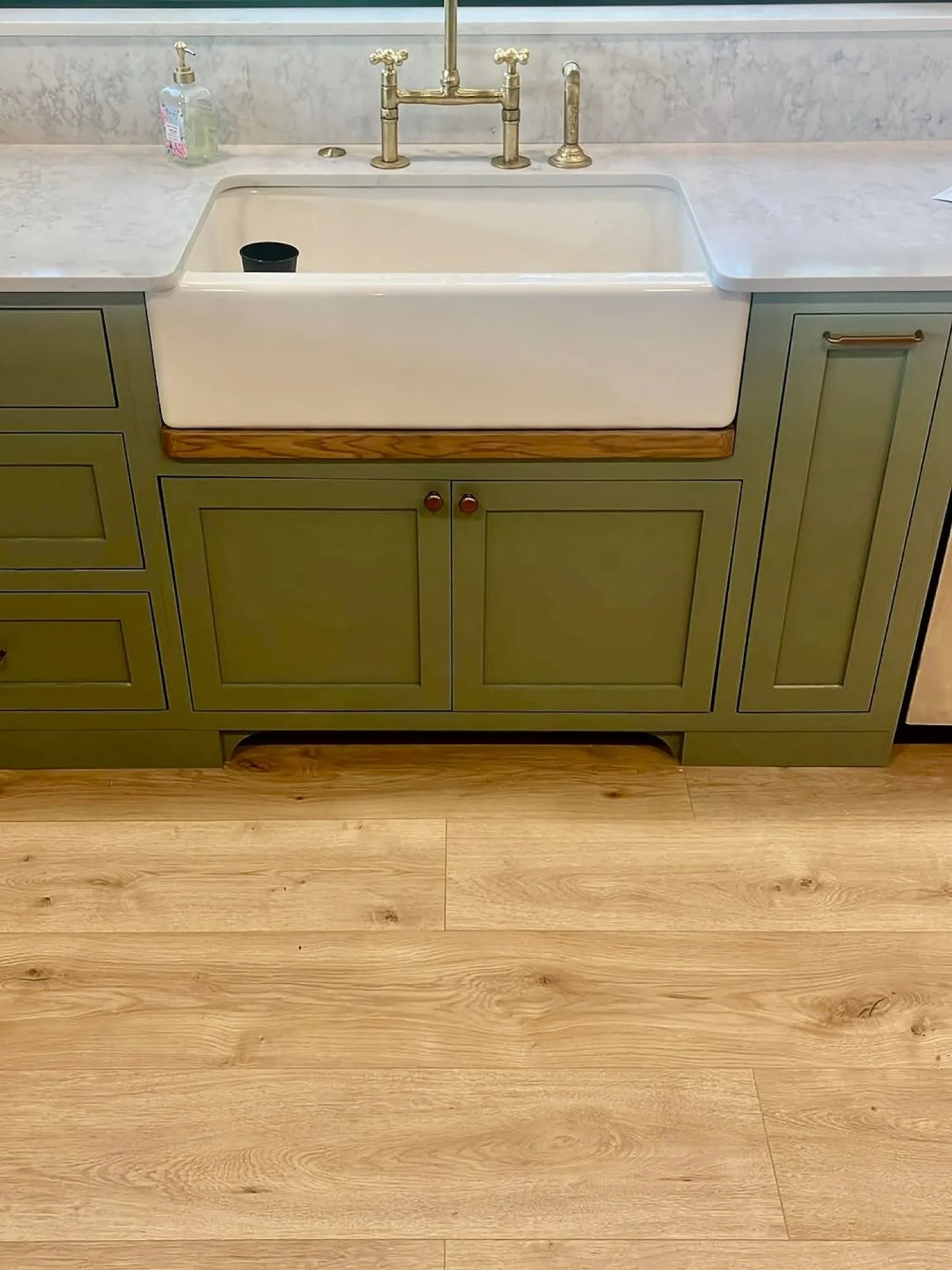 Galley kitchen (2)