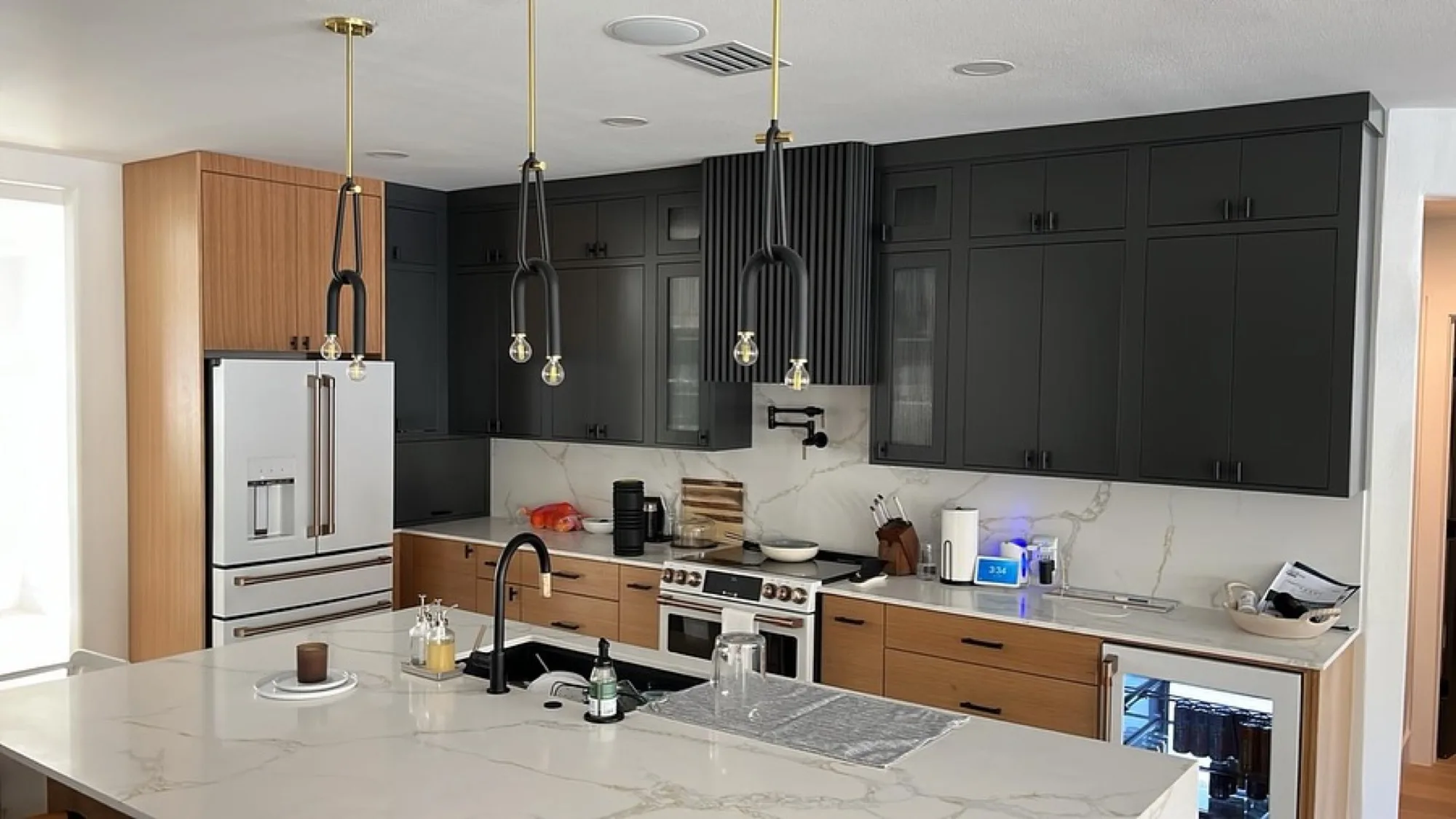 Two-tone kitchen (3)