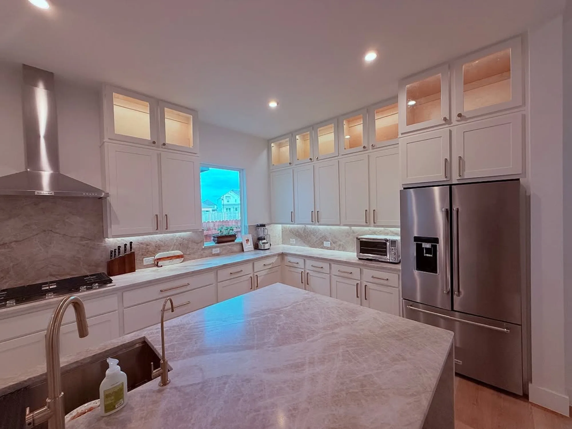 White kitchen (4)