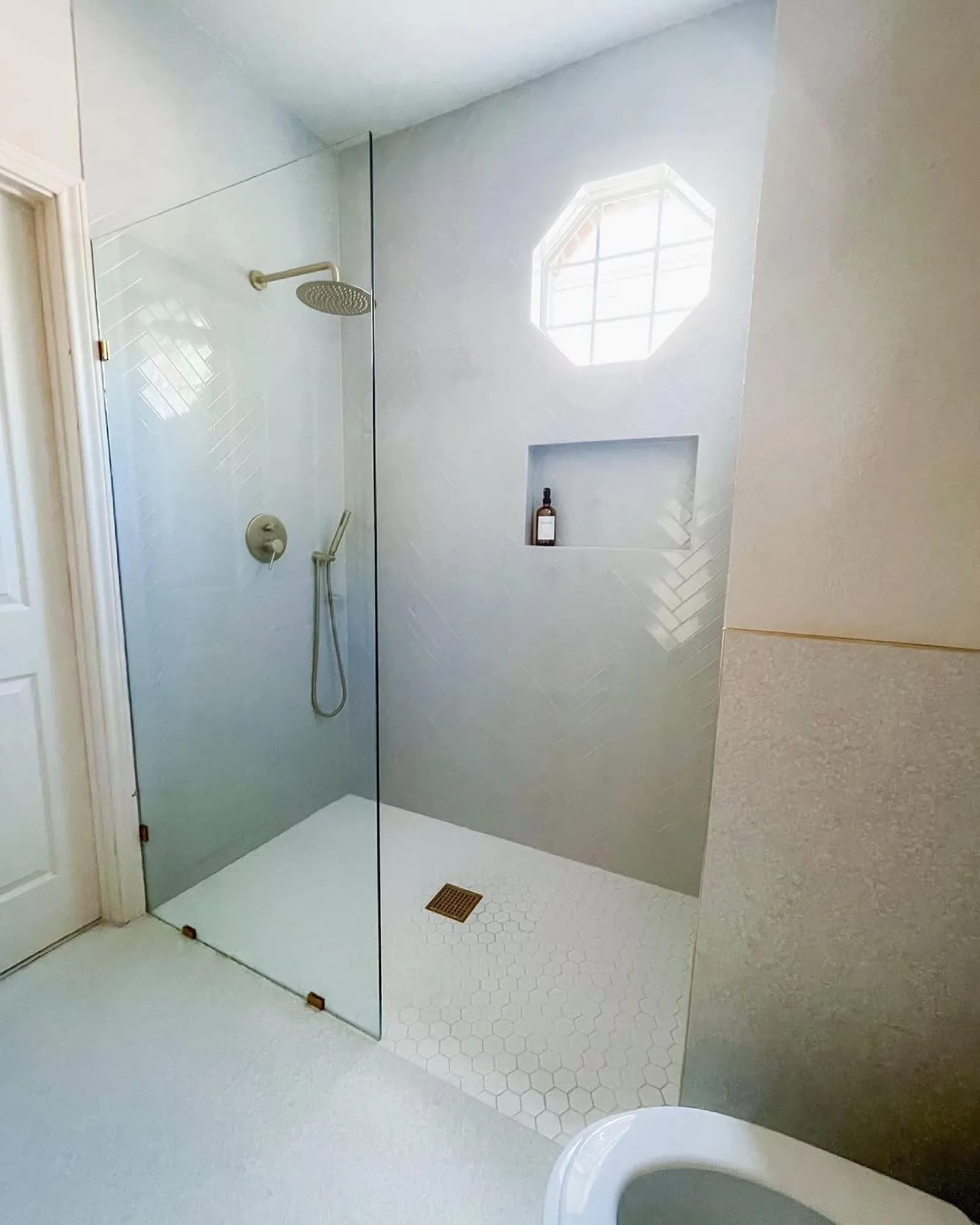 Master bath (6)
